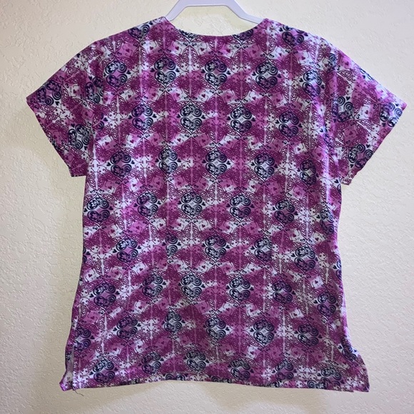 NRG by Barco Stretch Scrub Top. Size Large - Picture 2 of 7